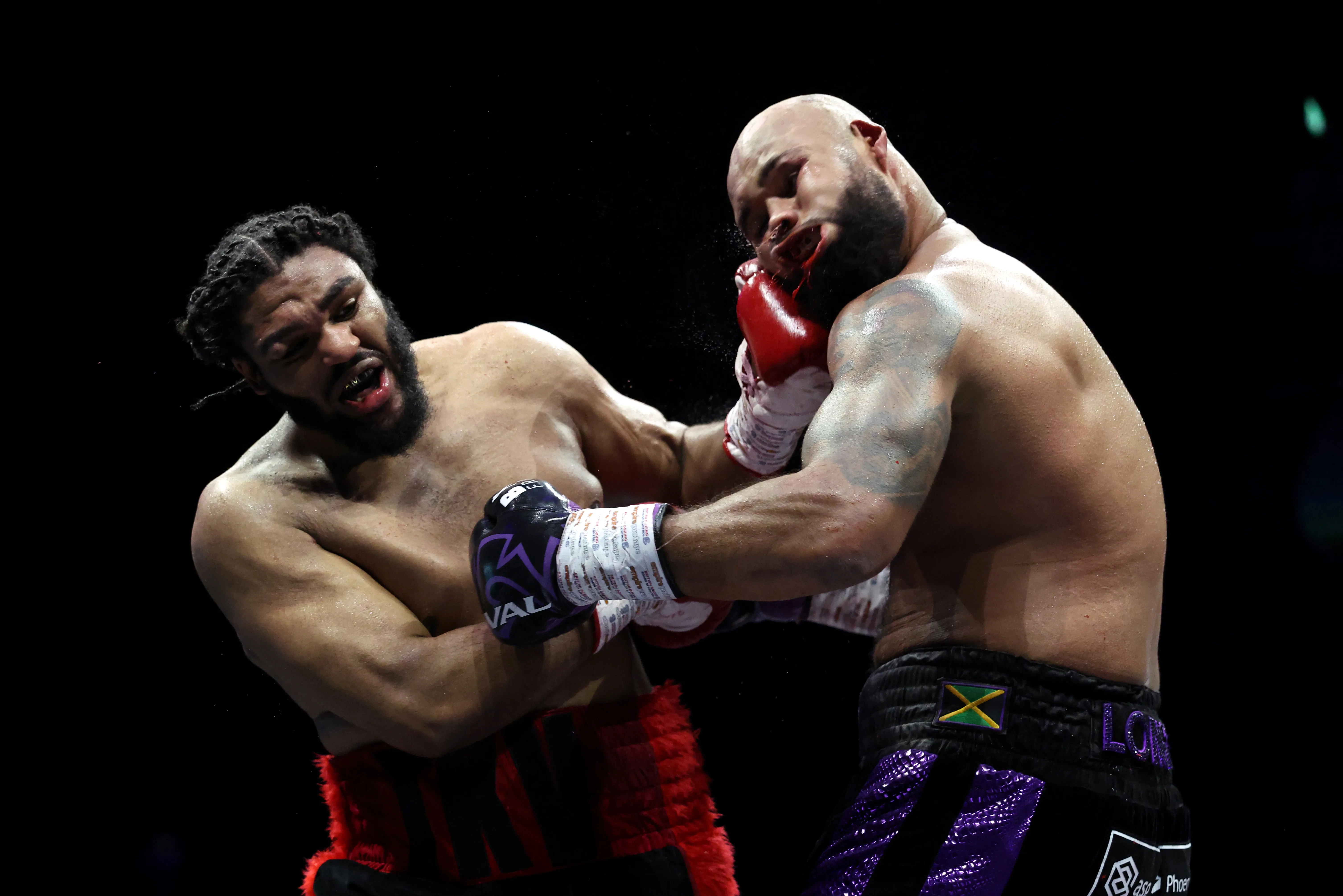 Jeamie TKV Upsets Olympian Frazer Clarke, Claims British Heavyweight Crown in Derby